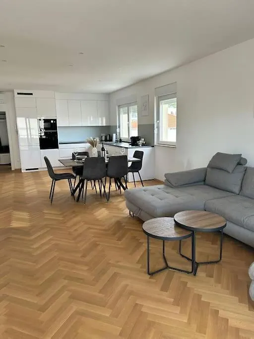 Vali Apartment 2 トロギール