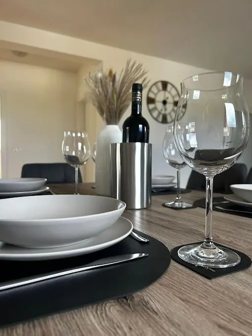 Vali Apartment 2 トロギール