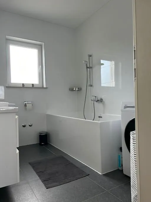 Vali Apartment 2 トロギール
